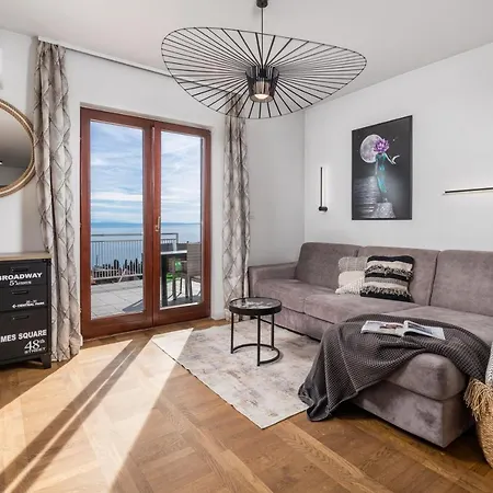 Mak Apartment *